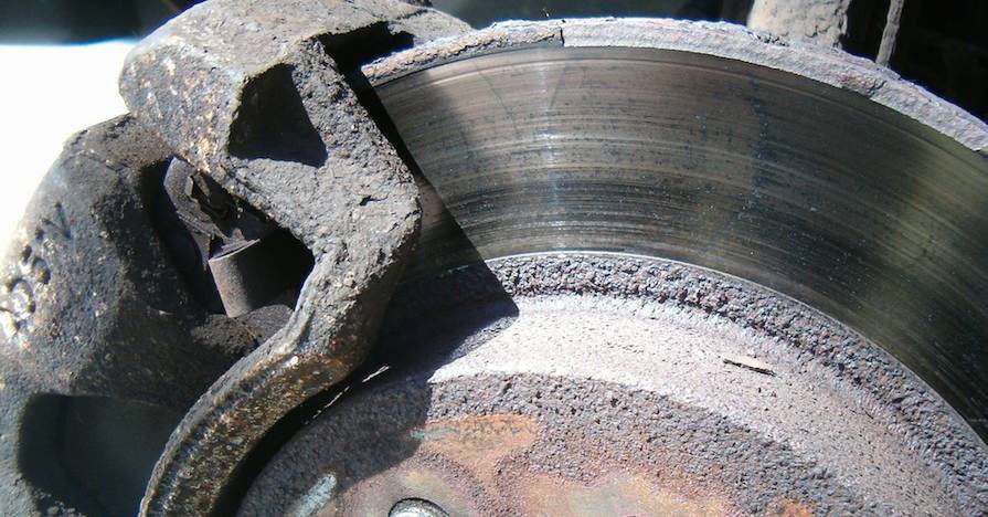NAPA Curaçao: BAD BRAKE PADS: 3 SIGNS AND SYMPTOMS
