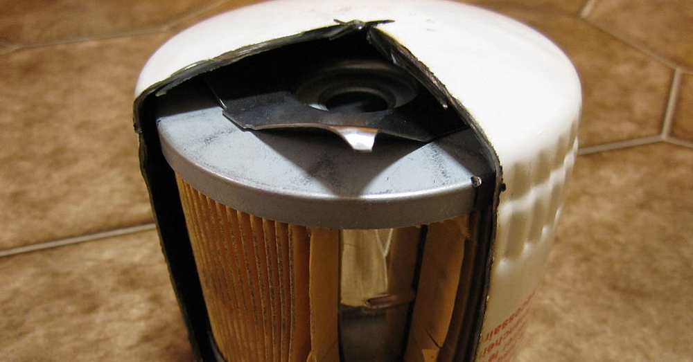 NAPA Curaçao: WHY IS CHANGING AN OIL FILTER SO IMPORTANT?