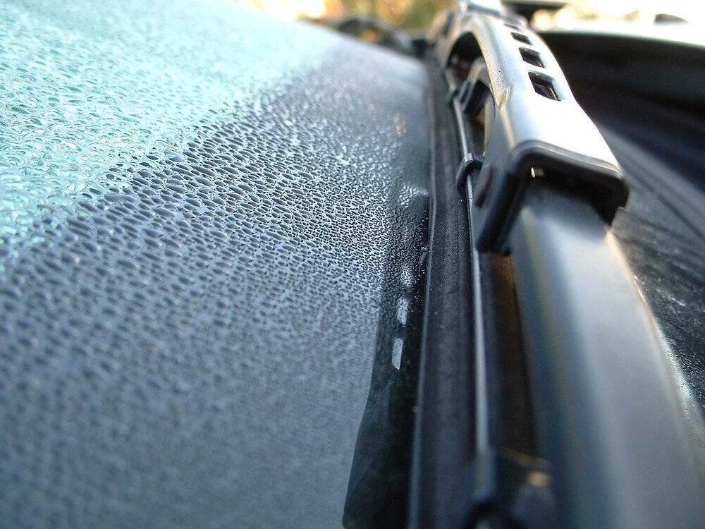 NAPA Curaçao: WINDSHIELD WIPER FLUID: WHAT KIND DO YOU NEED AND WHY?